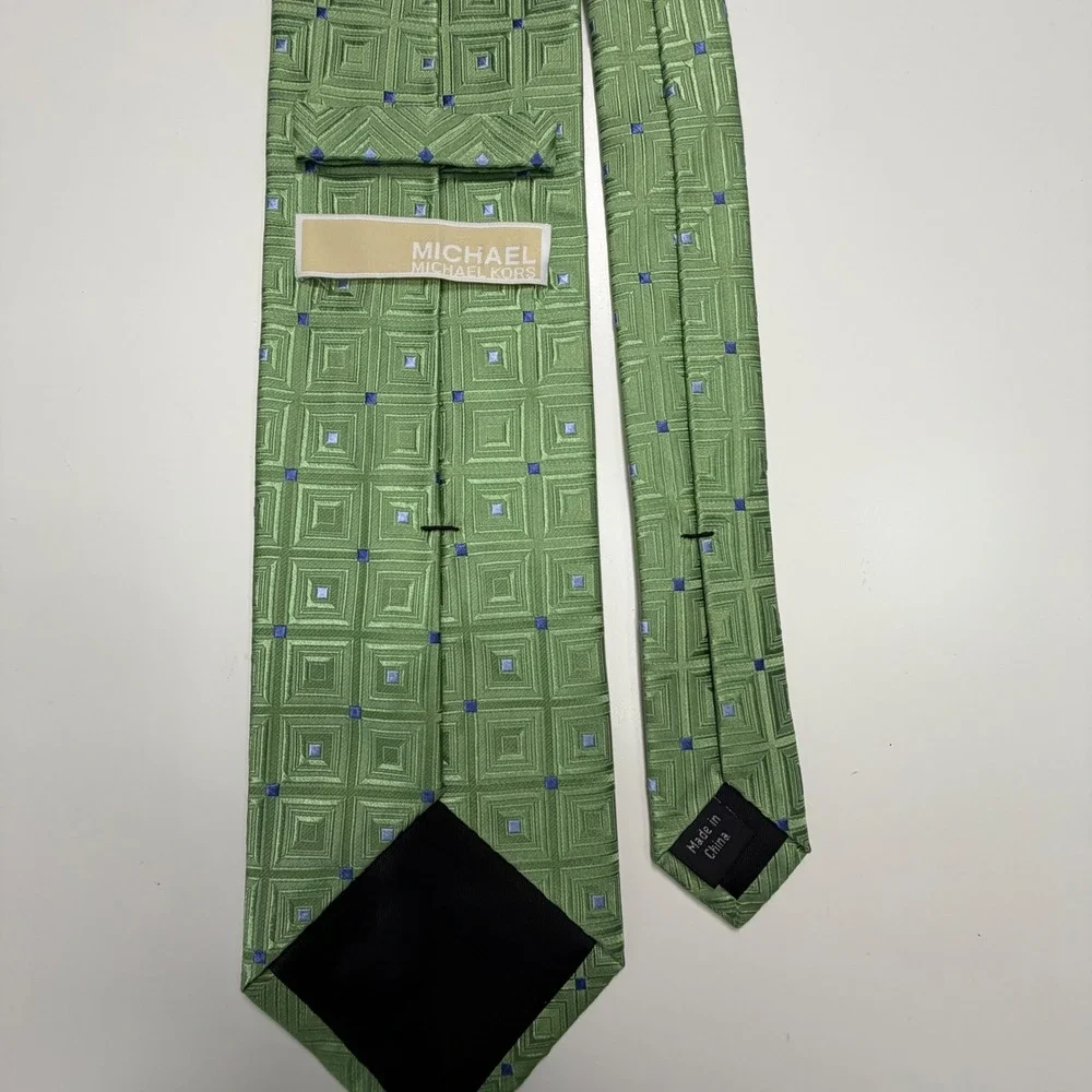 Michael Kors Mens Green Geometric Square 100% Silk Necktie Tie Fathers Day
